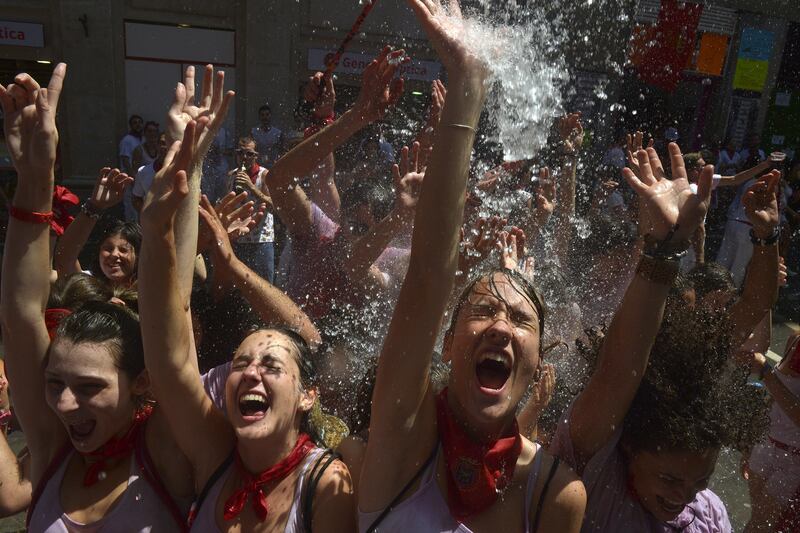 galleries/2015/07/12/spain-s-running-of-the-bulls-photos/150710-running-of-bulls-06_x78de5
