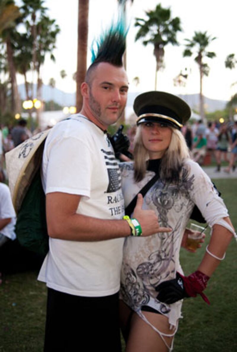 galleries/2011/04/16/2011-coachella/coachella-fans-12_j9wdef