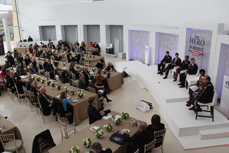 galleries/2012/11/15/william-mcraven-bono-more-from-the-hero-summit-photos/hero-summit-new7_sywzyb