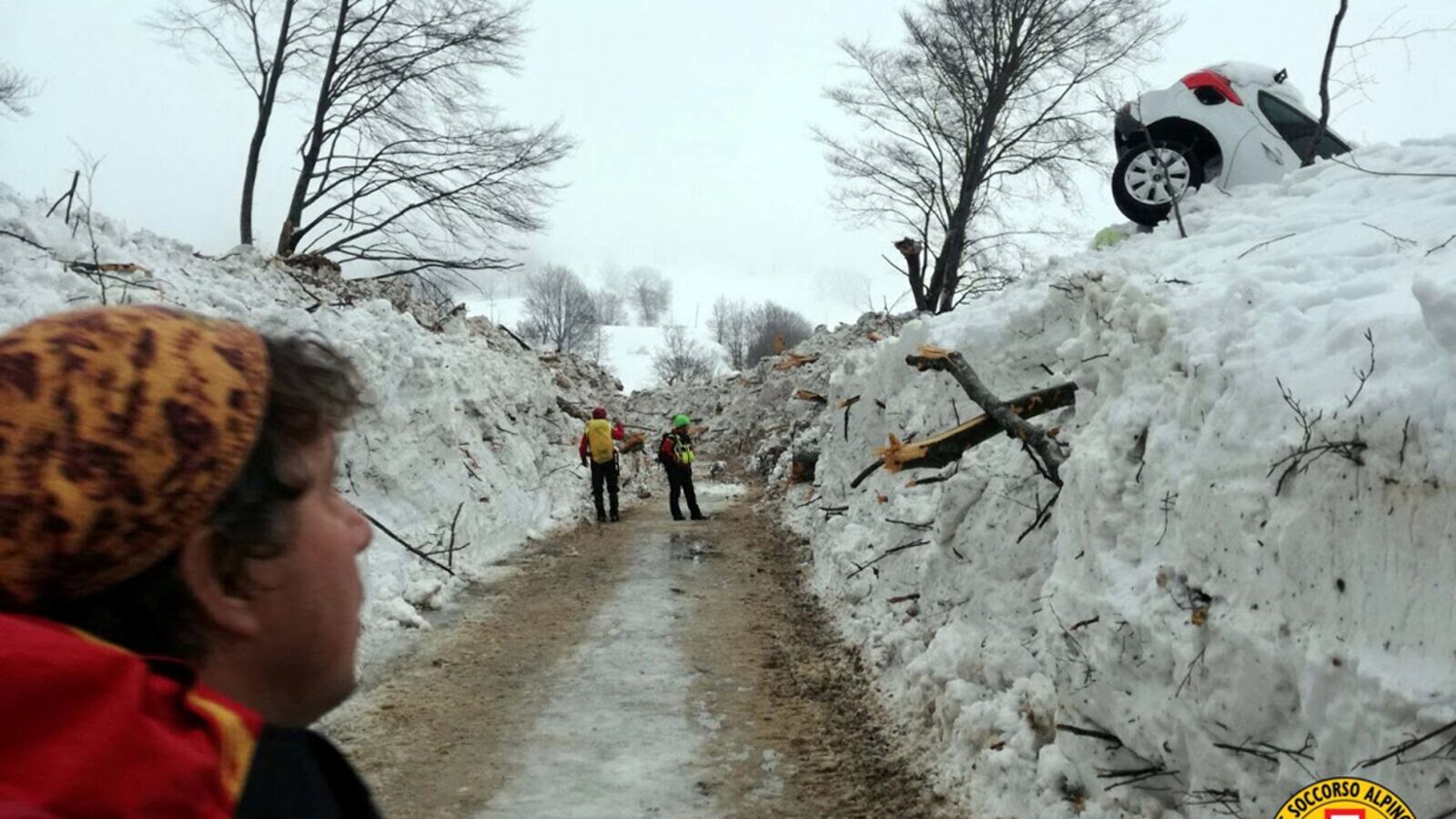 cheats/2017/01/26/italy-avalanche-rescue-was-malfunctioning/170126-italy-avalanche-rescue-cheat_exewg9