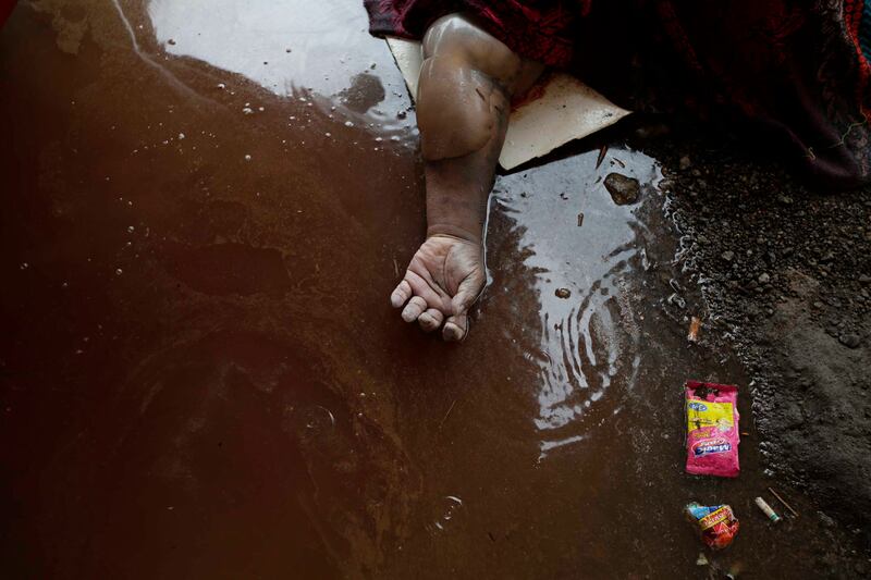 galleries/2013/11/08/monster-typhoon-haiyan-barrels-into-philippines-photos/131011-typhoon5_upsu8t