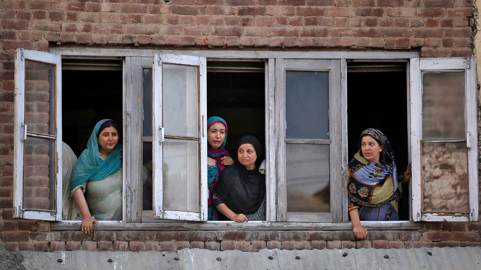 cheats/2016/09/18/17-indian-soldiers-killed-in-kashmir/160918-kashmir-attack-cheat_ep41fv