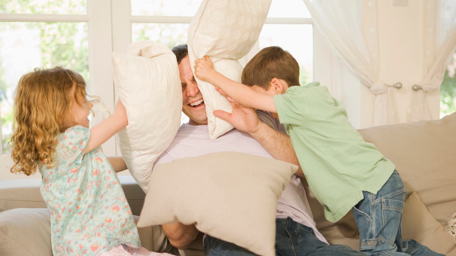 cheats/2014/06/05/16-percent-of-at-home-parents-are-dads/140605-dad-cheat_xijosc