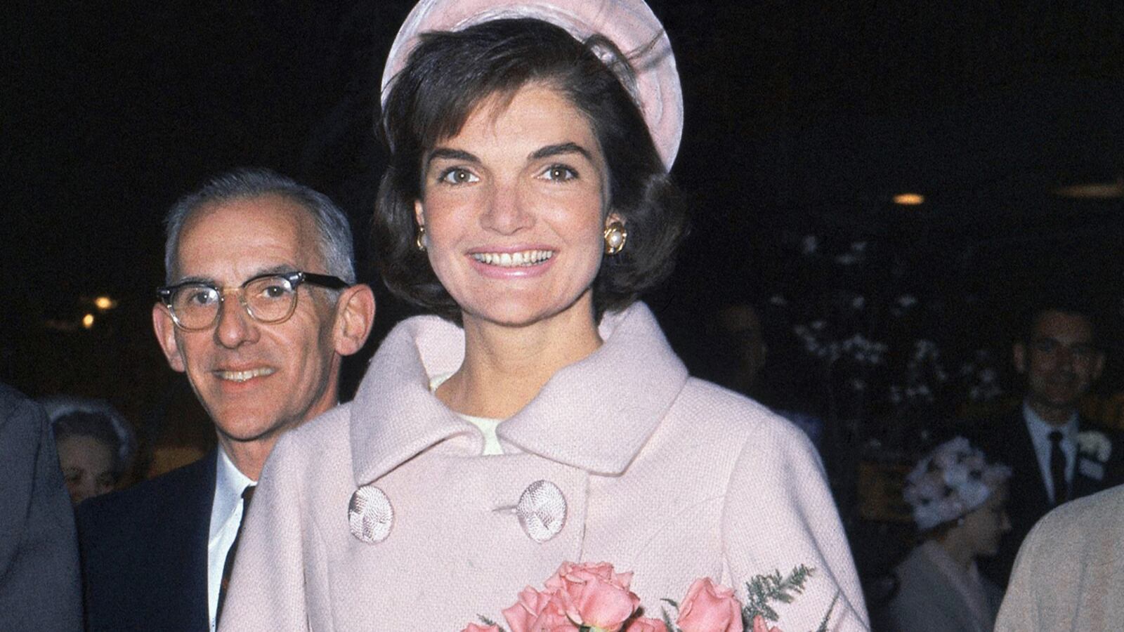 cheats/2011/08/08/abc-blast-jackie-o-tapes-story/jaqueline-kennedy-tapes-cheat_vmrfms