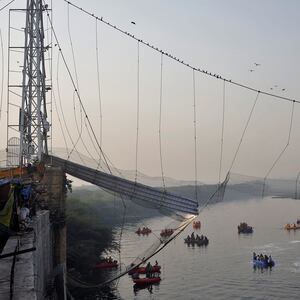 2022-10-31T032844Z_415226820_RC22CX9RUP9D_RTRMADP_3_INDIA-ACCIDENT-BRIDGE_tl2uiv