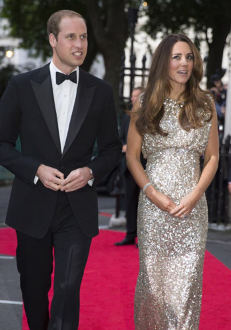 articles/2013/09/12/kate-middelton-back-on-duty-first-pics/kate-back3_oez8ba