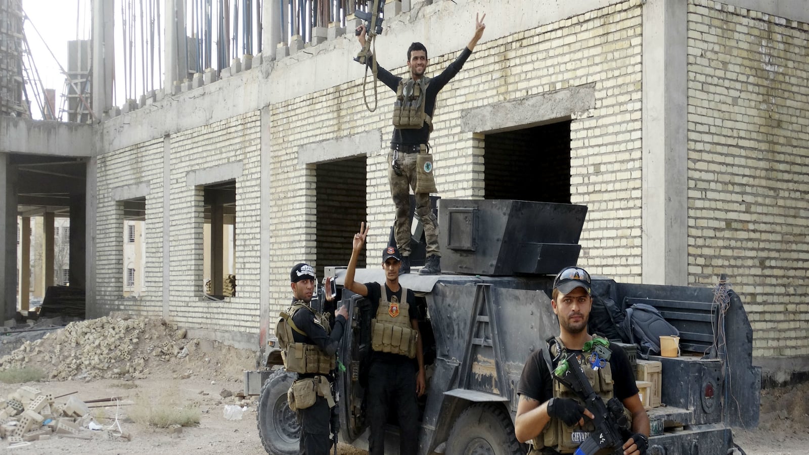cheats/2015/12/27/iraqi-forces-seize-ramadi-base-from-isis/151226-iraqi-forces-ramadi-cheat_cwgce6