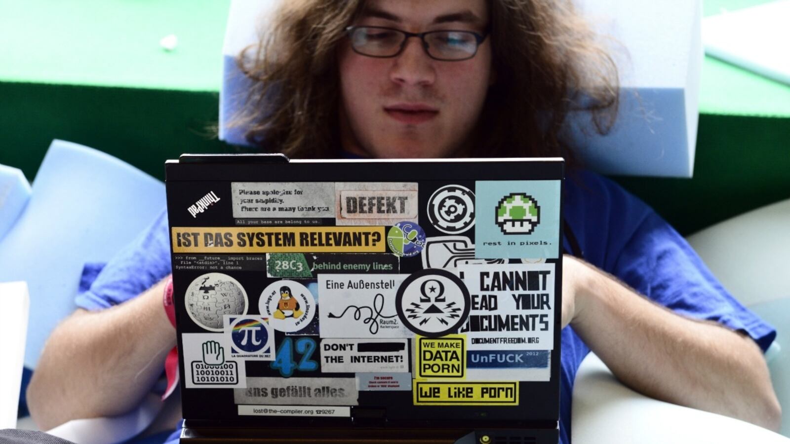 cheats/2013/03/12/student-sends-all-web-traffic-to-gay-porn/hacker-porn-cheat_xrtot7