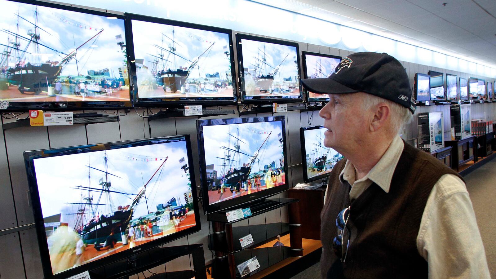 articles/2014/06/25/what-the-aereo-decision-means-for-you/140625-aereo-chayka-tease_bgbucg