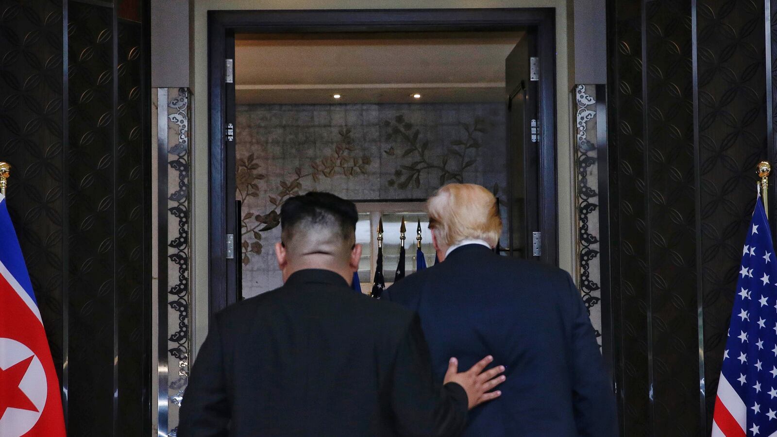 180613-Kirk-singapore-tease_yxbl83