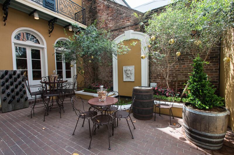 galleries/2014/02/28/7-new-orleans-hotels-for-mardi-gras-madness-photos/mardi-gras-mazarin_kicpuc