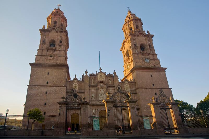 galleries/2011/10/06/mexico-travel-destinations-photos/mexico-travel-morelia_t6adxq