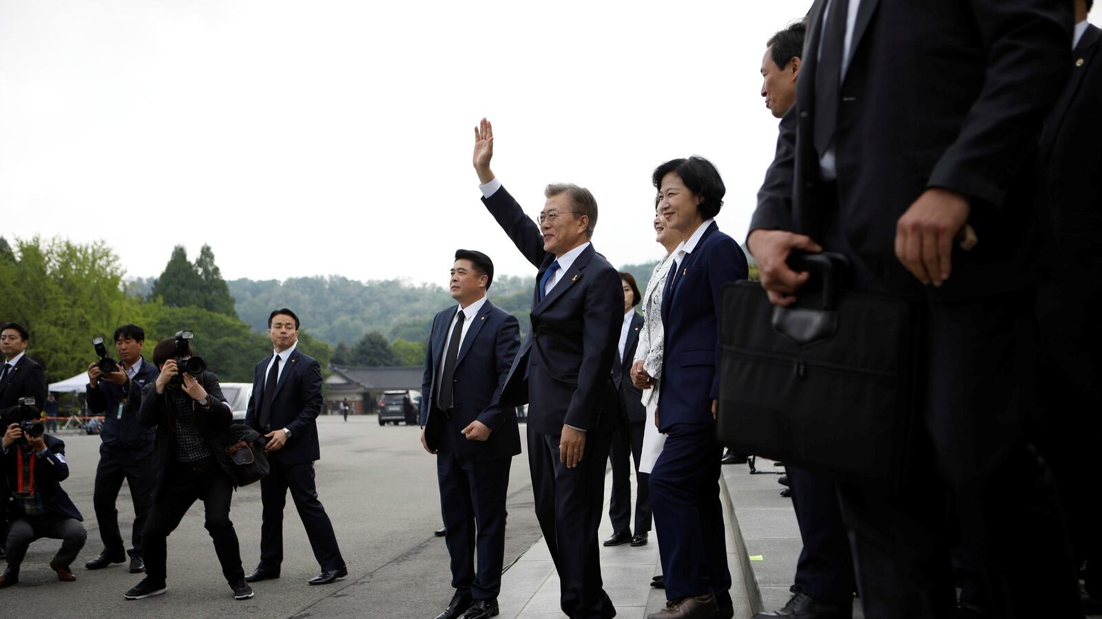 cheats/2017/05/10/new-south-korean-leader-hints-at-visit-to-pyongyang/170509-south-korea-pyongyang-visit-cheat_vlewl4