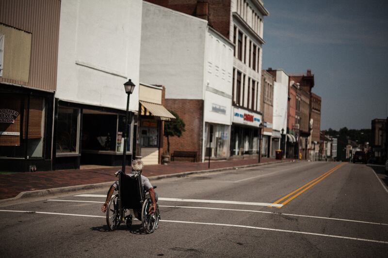 galleries/2014/09/21/america-s-fading-main-streets/140918-price-main15-tease_cmdinp