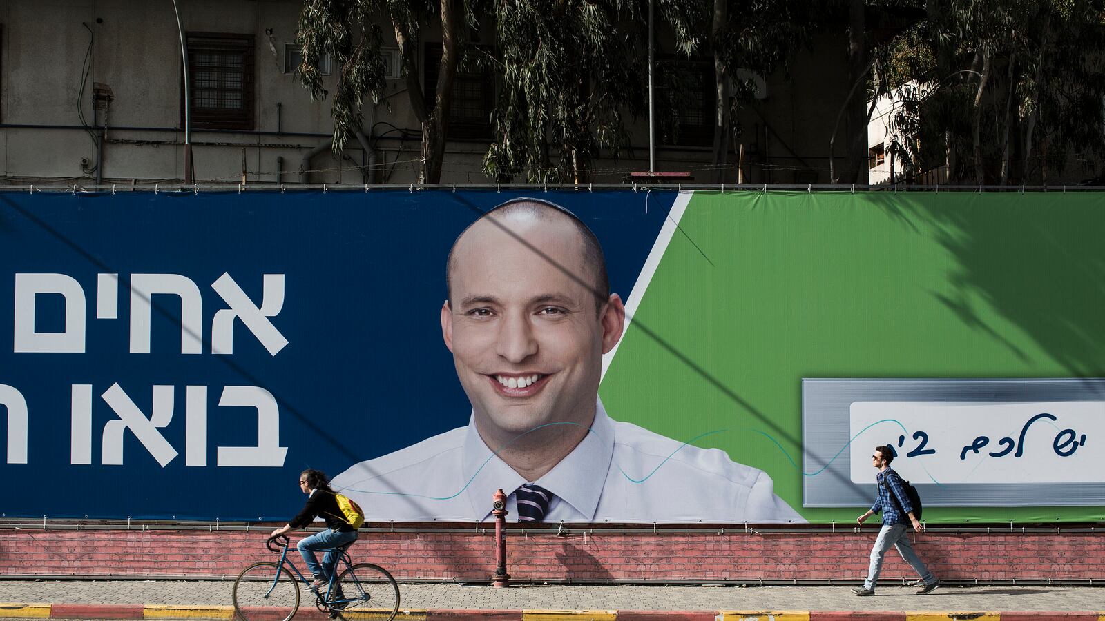 articles/2013/09/12/foreign-workers-in-israel-in-which-naftali-bennett-and-i-agree/bennett-poster-openz_t3aias