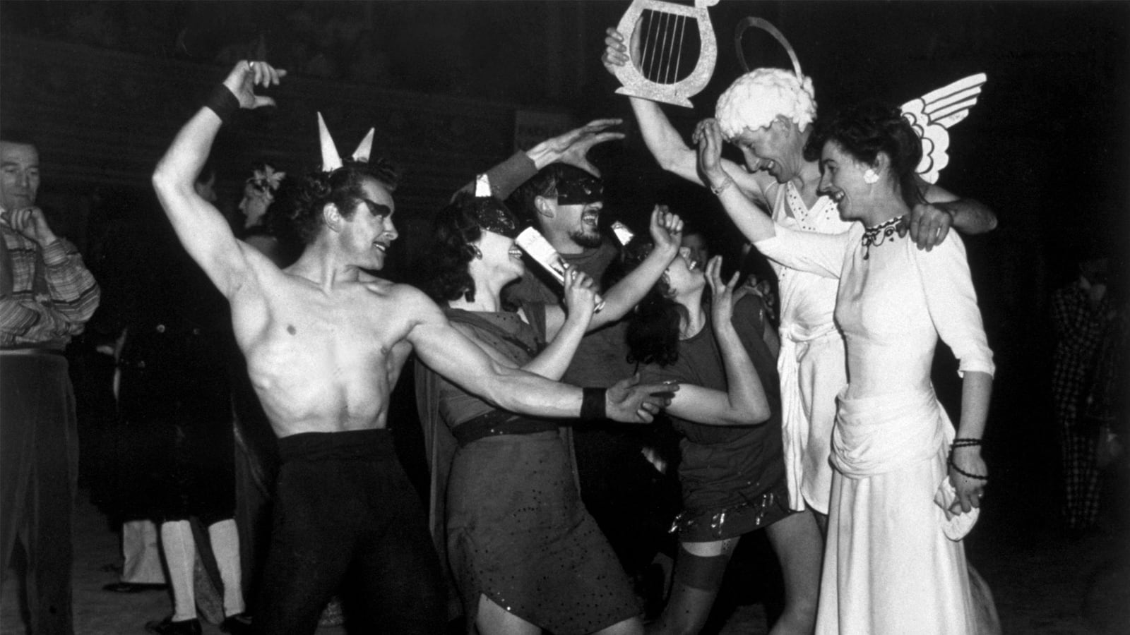 articles/2015/06/06/was-the-chelsea-arts-club-london-s-wildest-party/150605-haden-guest-chelsea-club-tease_vmbesy