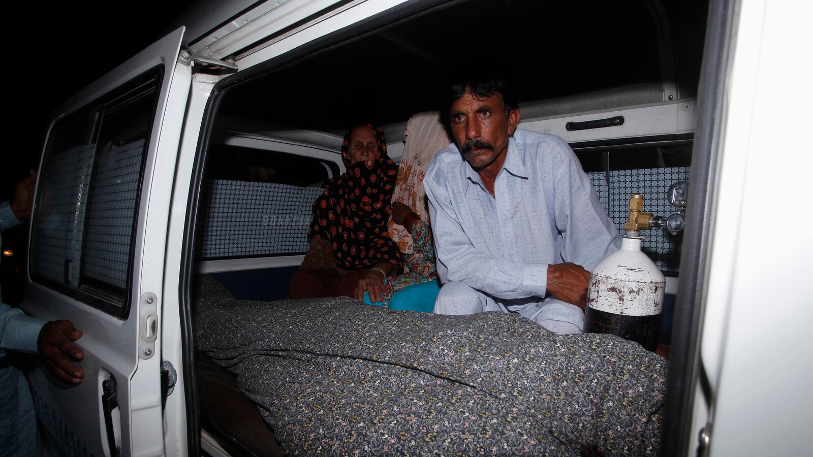 cheats/2014/05/29/slain-woman-s-husband-killed-first-wife/140528-pakistan-honor-killing-cheat_eciqqg