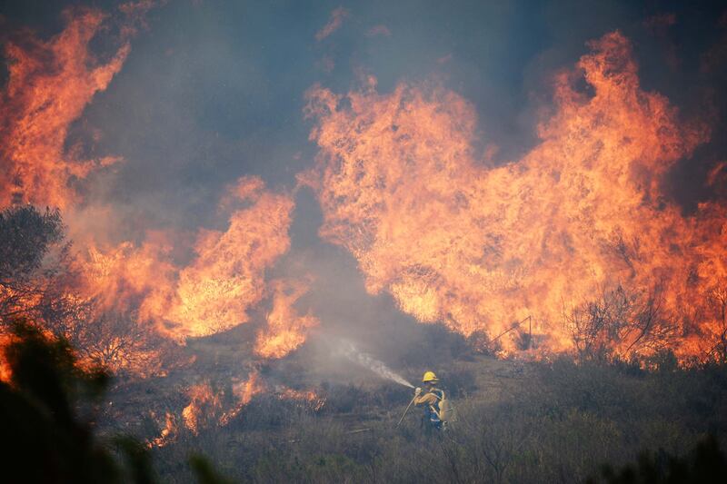 galleries/2013/05/03/inferno-rages-in-southern-california-photos/calif-fire-01_x4rhnc