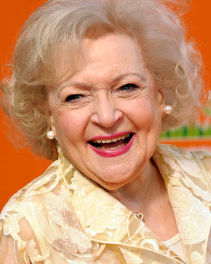 galleries/2012/07/07/rupert-murdoch-s-romney-tweets-see-other-seniors-on-twitter/betty-white-seniors-on-twitter_rszdxp