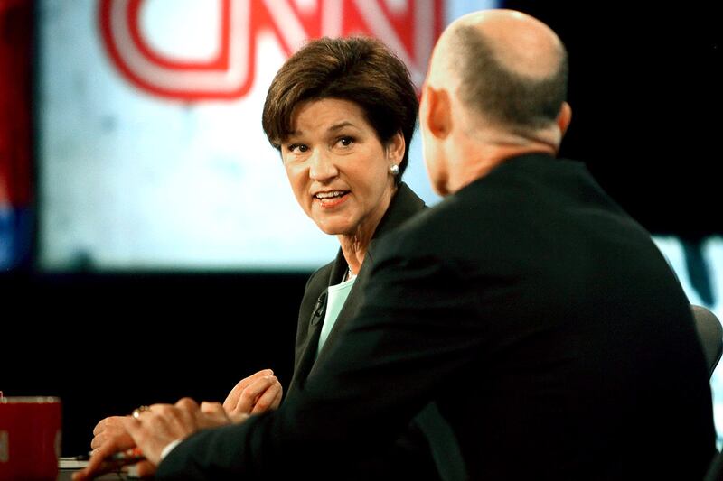 galleries/2012/10/05/romney-s-hanky-more-debate-cheating-conspiracy-theories-photos/GAL-pol-cheats-Alex-Sink-cheat_a1wnrk