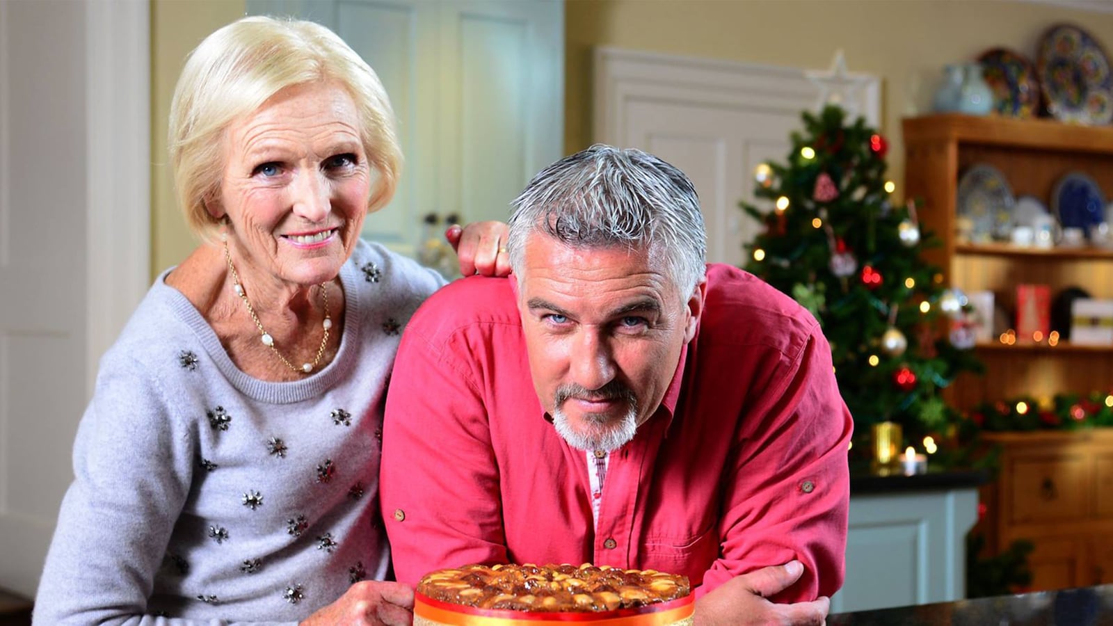 articles/2015/08/11/the-uk-s-hottest-reality-tv-star-is-cake/150810-levesley-bake-off-tease_xvpsys