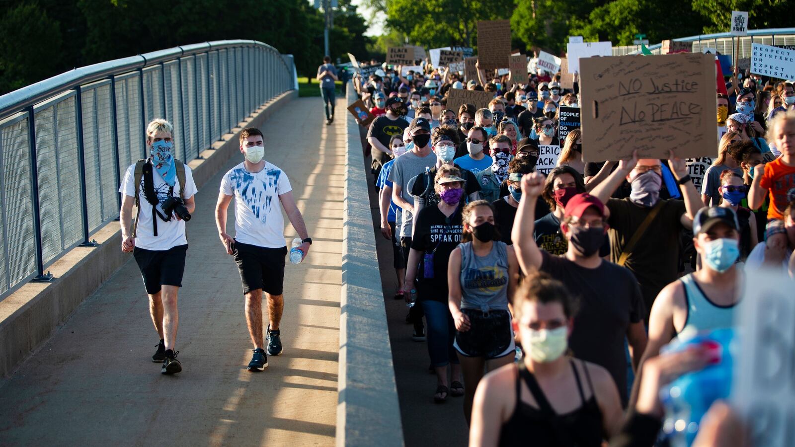 2020-06-05T062812Z_182575869_MT1USATODAY14388159_RTRMADP_3_DEMONSTRATORS-GATHER-TO-PROTEST-THE-DEATH-OF-GEORGE-FLOYD-ON_yquoge