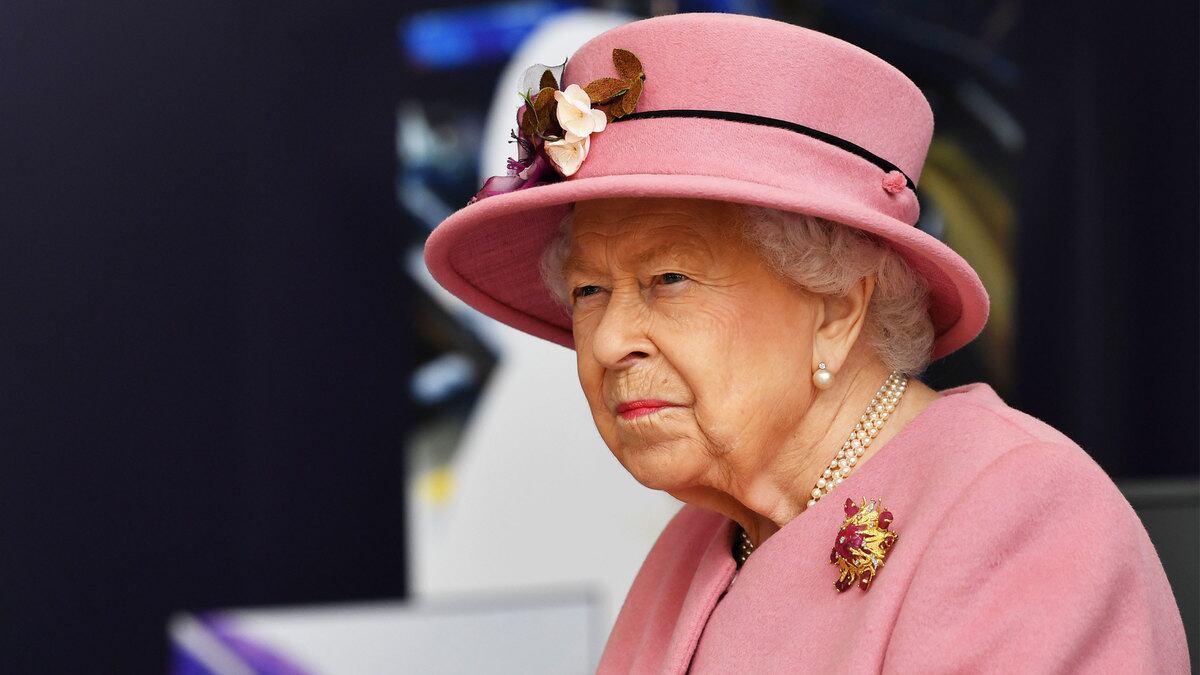 201203-Sykes-Queen-tease_hzhrro