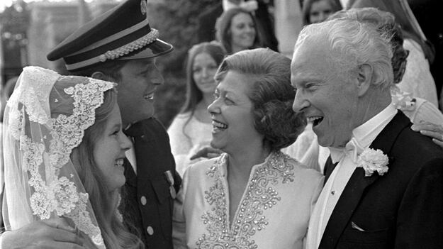 galleries/2010/06/01/al-and-tipper-through-the-years/al-and-tipper-gore---1_o3tt6q