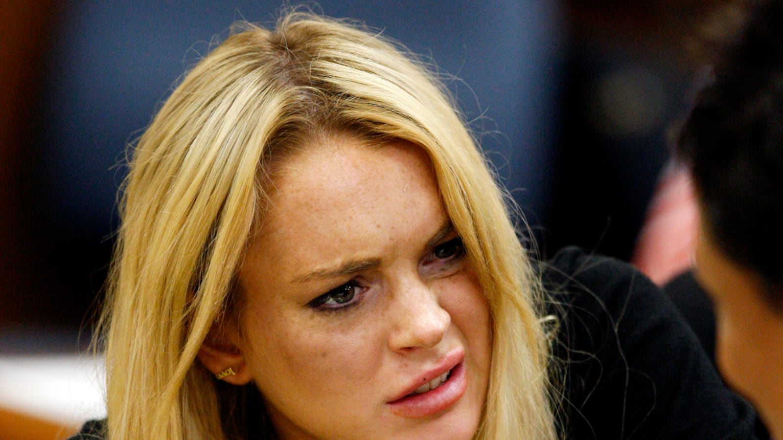 cheats/2011/10/13/lohan-kicked-out-of-community-service-program/lohan-jail-tease_cyftad