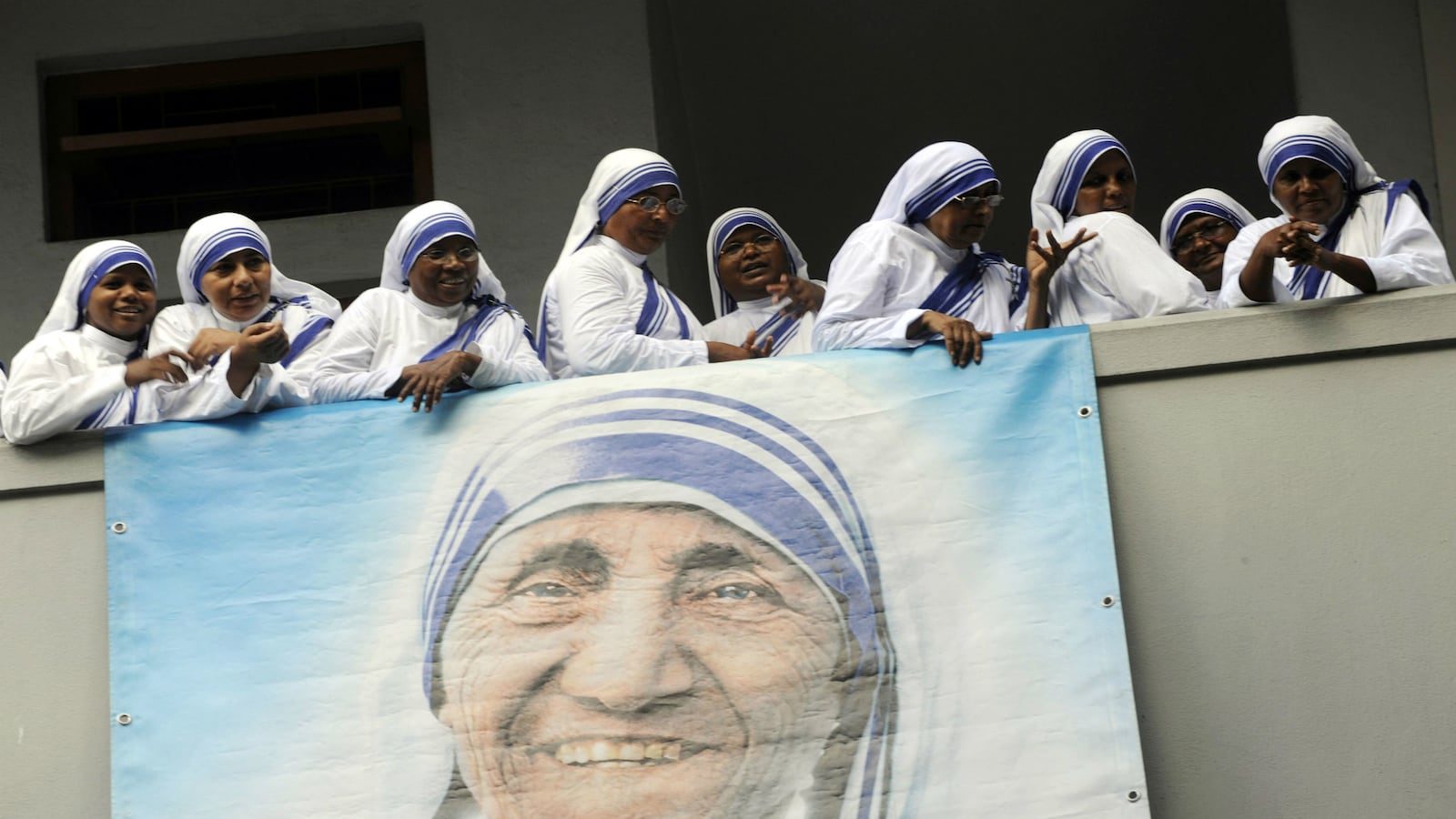 cheats/2015/12/17/mother-teresa-closer-to-becoming-saint/151218-mother-teresa-sainthood-cheat_p7dpdb