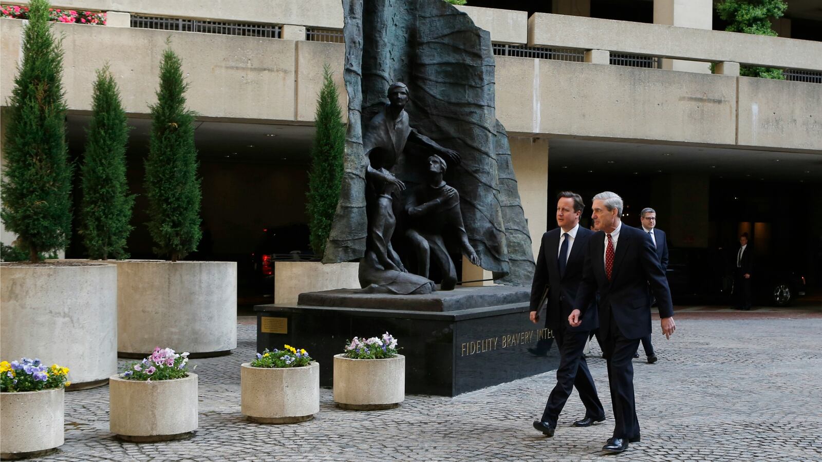 170710-fbi-heq-cheat_b02dao