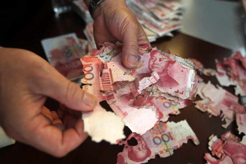 articles/2013/06/24/china-s-market-shivers-and-the-world-freaks-out/130624-china-bank-gross-tease_smckq2