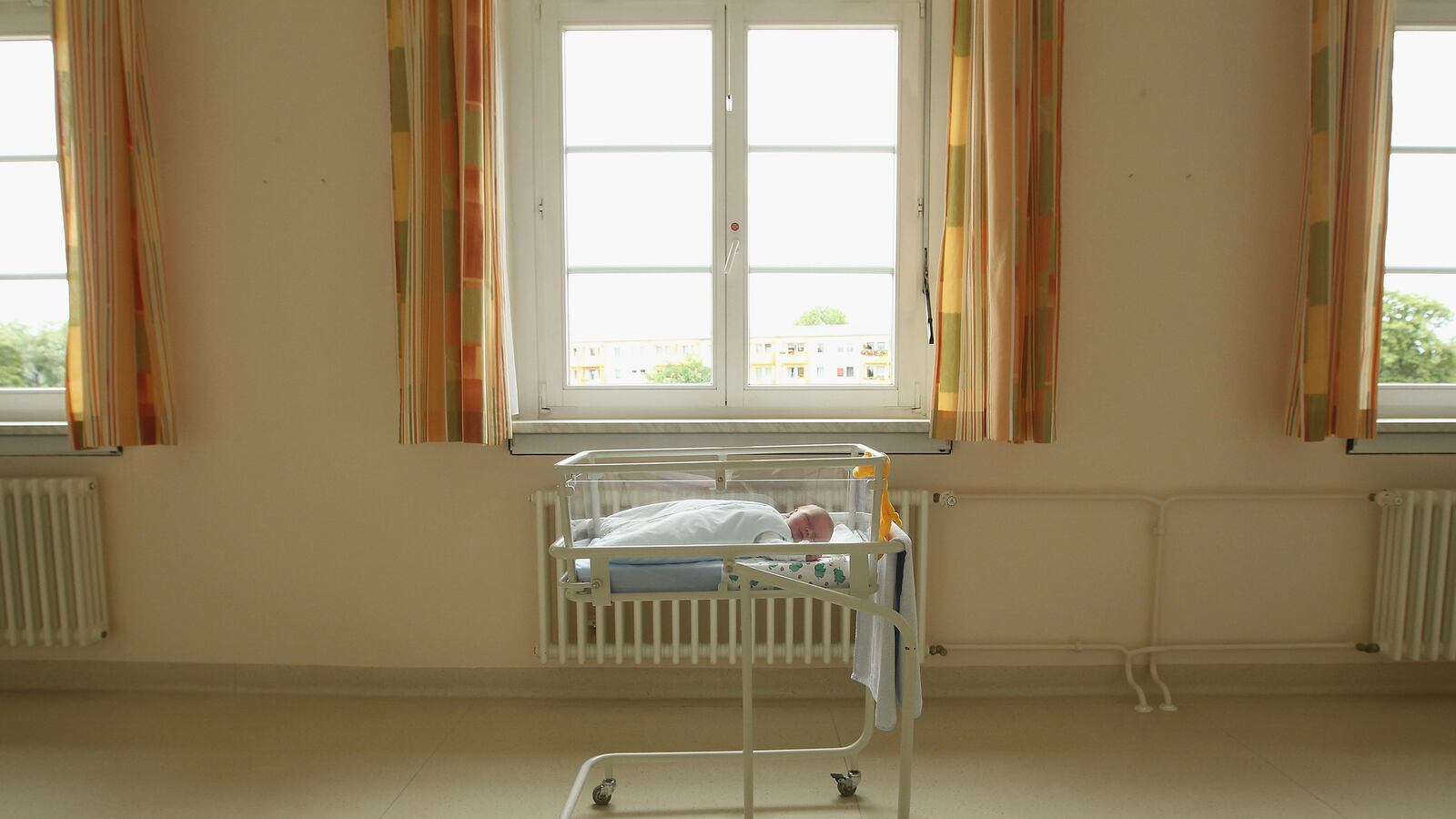 articles/2013/02/28/new-poll-finds-americans-are-worried-about-runaway-population-growth/130227-Karnas-Population-Poll-tease_oskp7v