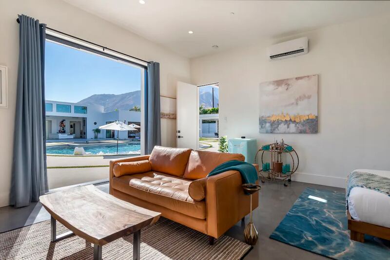 220713-omg-palm-springs-11_siy2xi