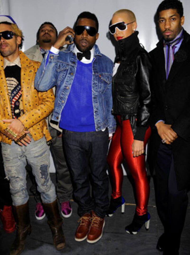 galleries/2009/02/16/fashion-week-front-row/fashion-week-kanye_xafhsv