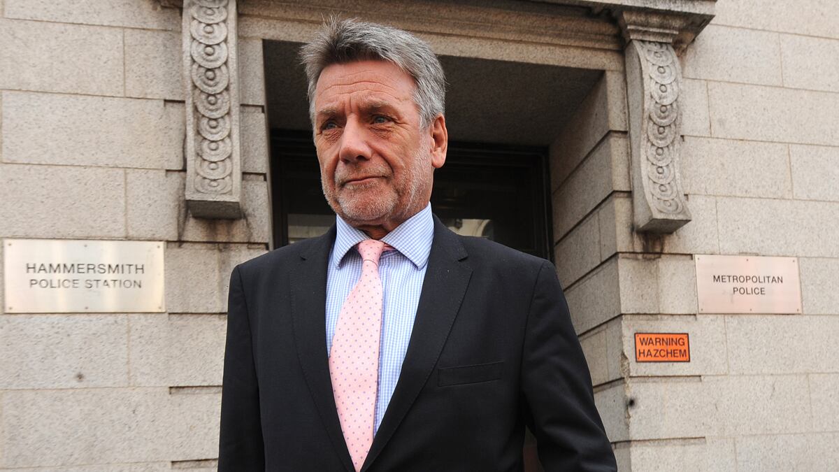 cheats/2011/09/23/scotland-yard-consultant-paid-by-notw/neil-wallis-news-of-the-world-scandal-cheat_nvjn16