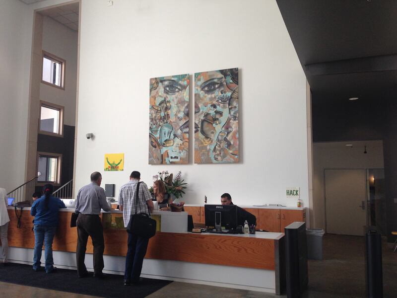 galleries/2014/05/14/facebook-s-artists-in-residence-decorate-the-office-photos/140712-facebook-art13_txhqju