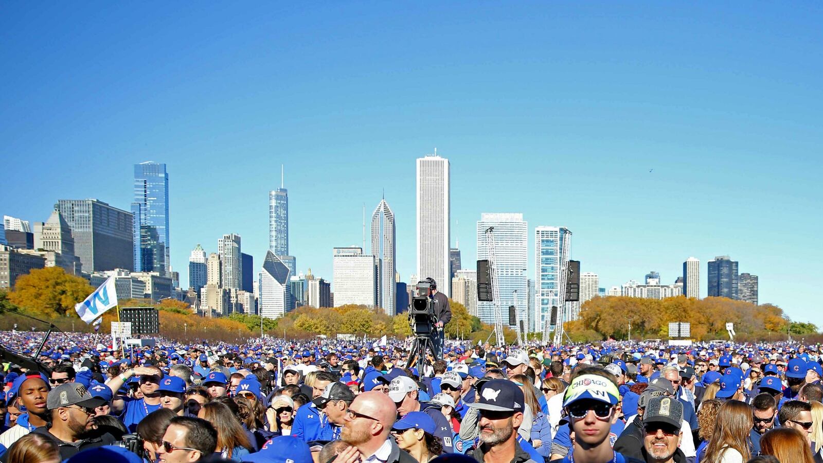 cheats/2016/11/24/chicago-cubs-to-pay-city-for-mess-made-during-rally/161124-chicago-cubs-repairs-money-cheat_ddy7kt