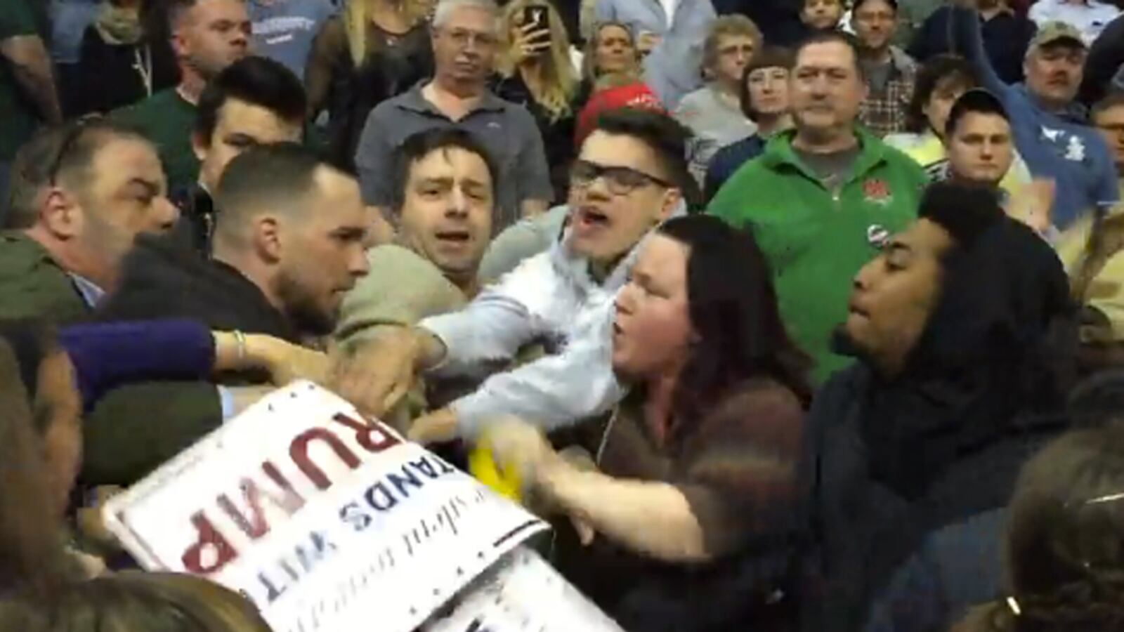 cheats/2016/04/12/new-york-trump-fan-attacked-protestor/160412-protester-trump-cheat_zsw0cu