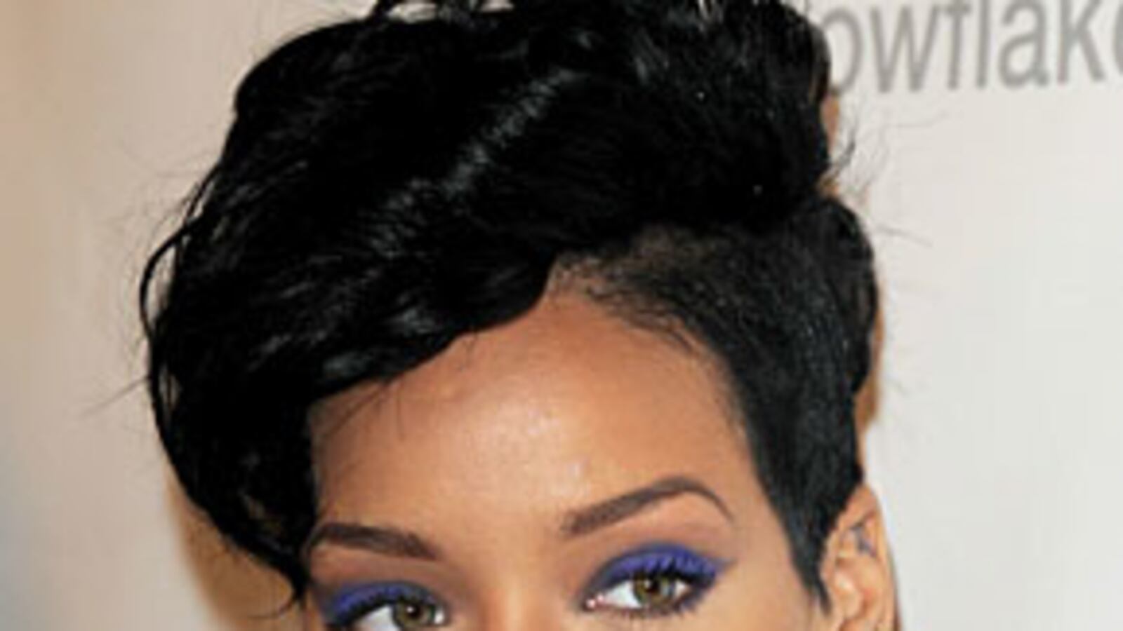 cheats/2009/03/04/rihannas-fan-fallout/rihanna-1_rsbohq