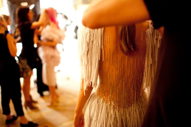 galleries/2011/09/14/marchesa-spring-summer-2012-new-york-fashion-week-backstage-photos/marchesa-kevin-tachman-11_mobh61
