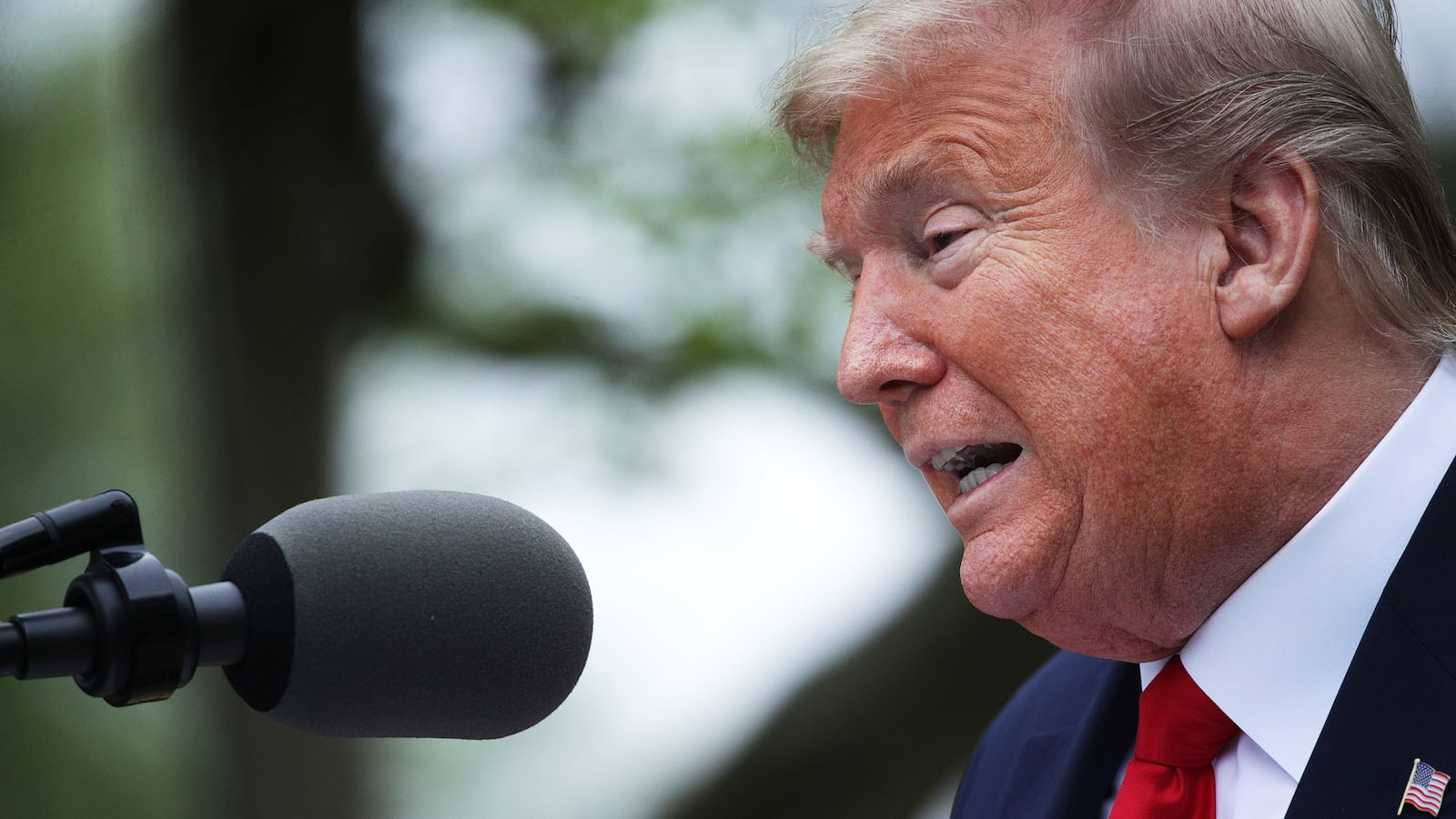 200415-lewis-trump-tease-3_ebzam9