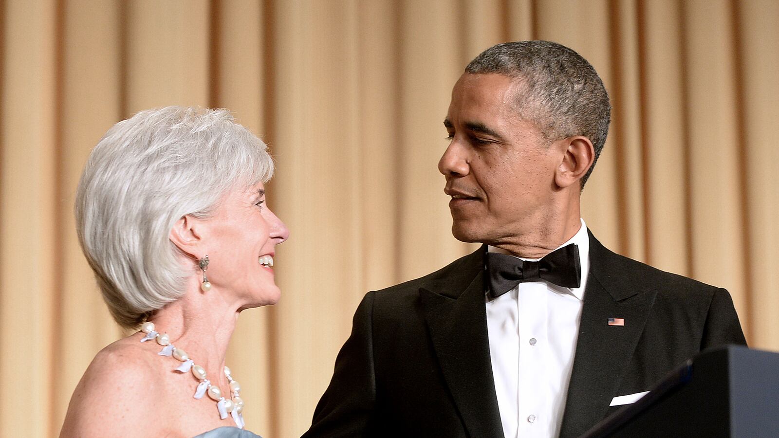 cheats/2014/05/04/obama-cracks-healthcare-boehner-jokes/140504-whcd-obama-cheat_w4xqa0