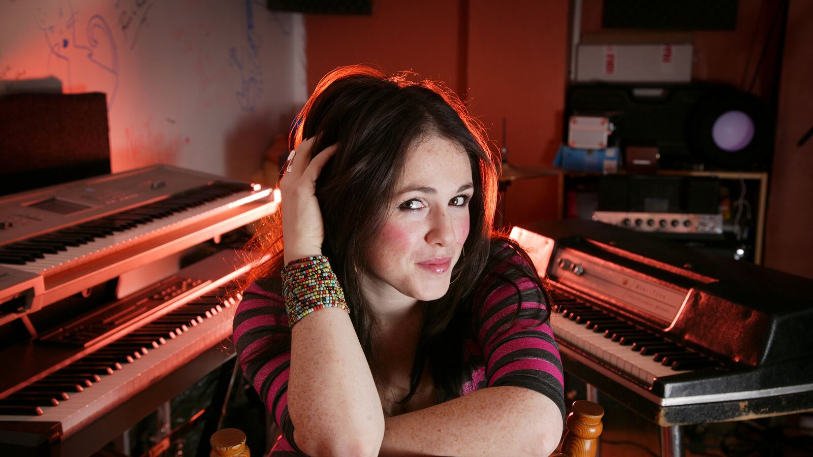 articles/2014/04/09/sandi-thom-on-how-to-make-it-as-a-female-rock-star/140408-sandi-thom_ibj5gv