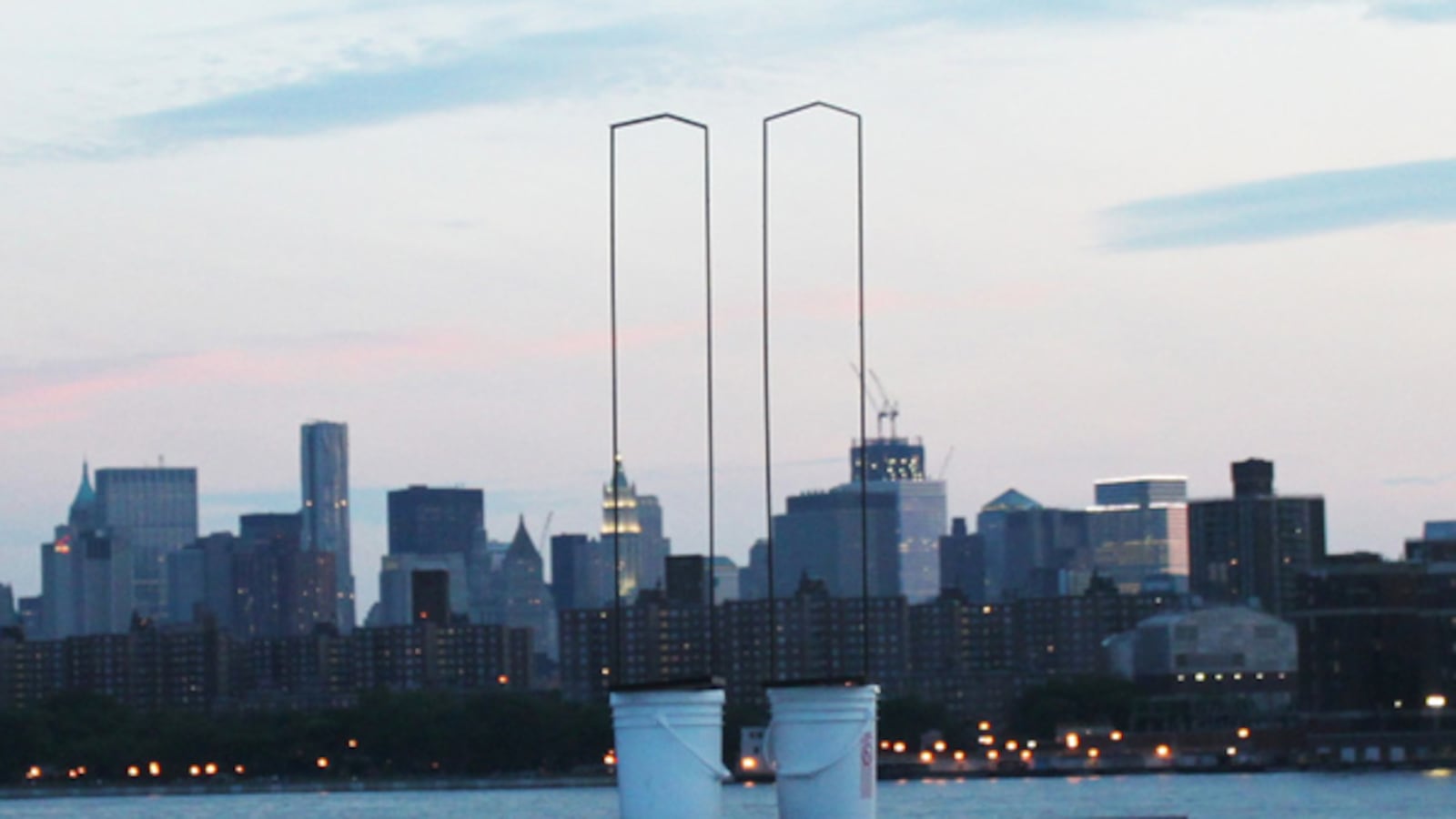 cheats/2011/08/11/new-app-puts-twin-towers-in-skyline/110-stories-cheat_ntrcyd