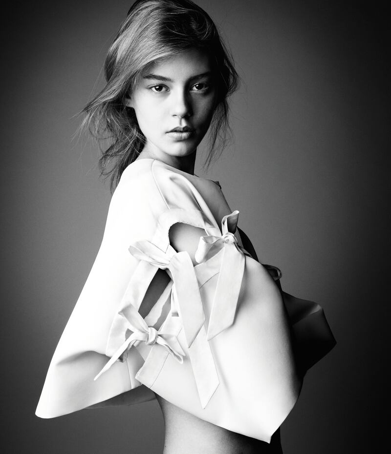 galleries/2013/10/30/the-best-of-chloe-attitudes-photos/131029-chloe-anniversary-30_znlnbb