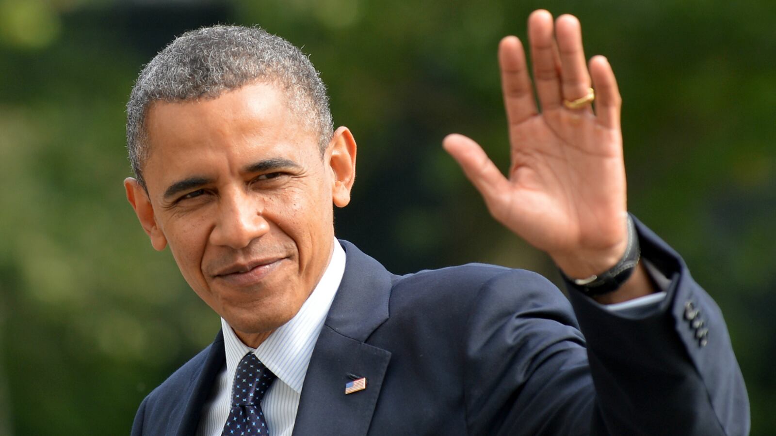 cheats/2012/09/25/obama-weighs-in-on-nfl-controversy/obama-nfl-ref-bad-call-cheat_nns2r5