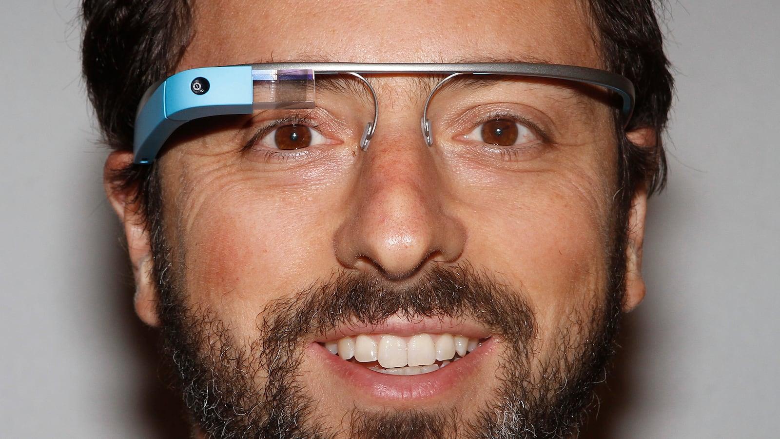 cheats/2014/04/10/google-glass-to-hold-one-day-sale/140410-google-glass-cheat_pmsqgp