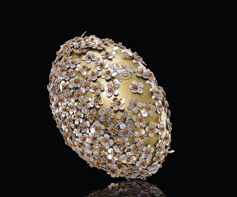 galleries/2016/02/06/12-bejeweled-footballs-you-won-t-want-to-fumble/160205-artist-footballs-11_wysxie