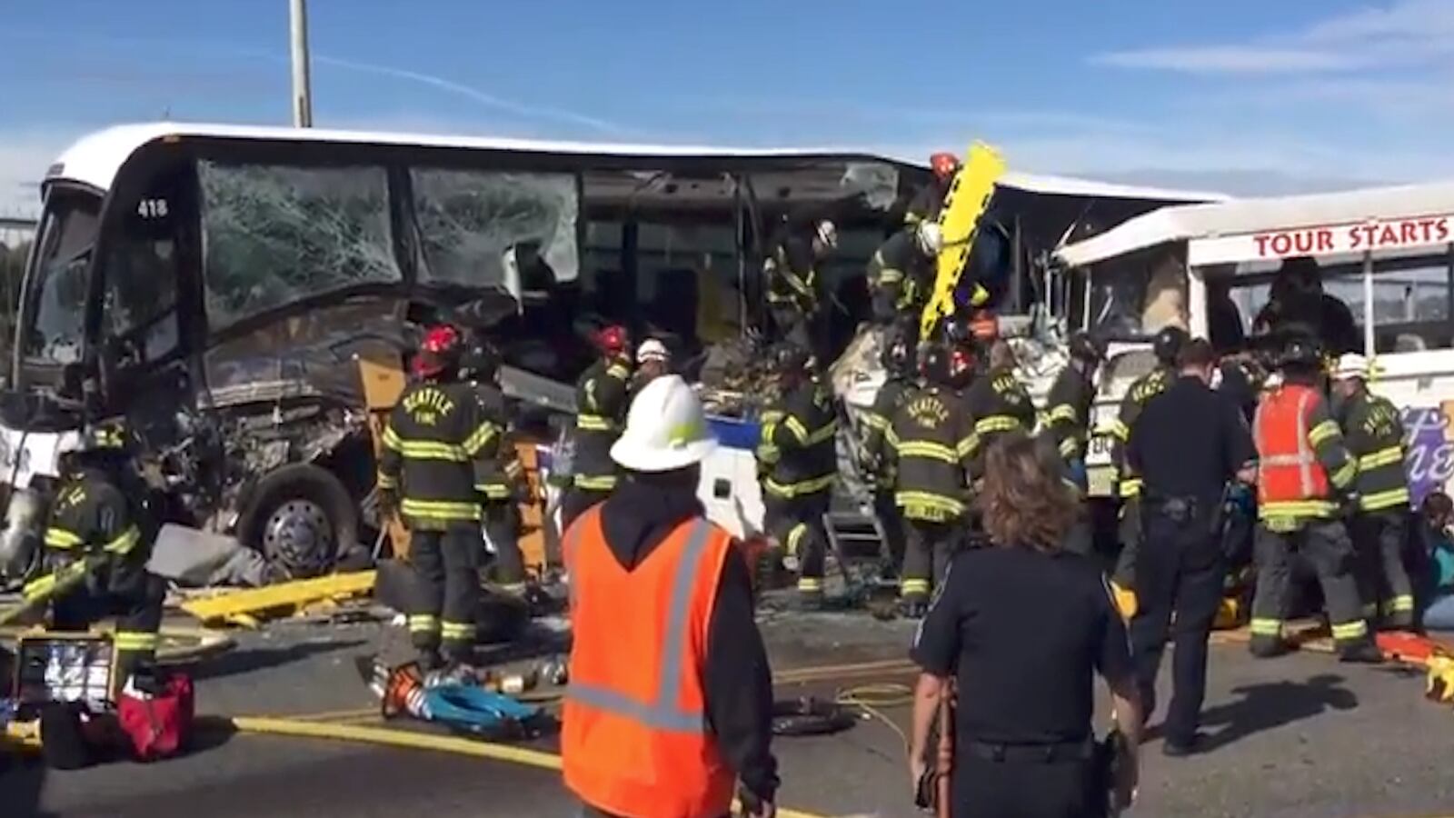 cheats/2015/09/24/50-injured-in-seattle-tour-bus-crash/150924-seattle-bus-crash-cheat_j2lshq